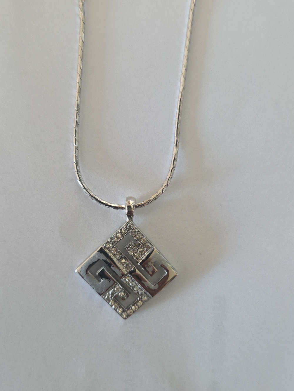 Givenchy 4G Crystal & Silver Pendant - Picture 11 of 11